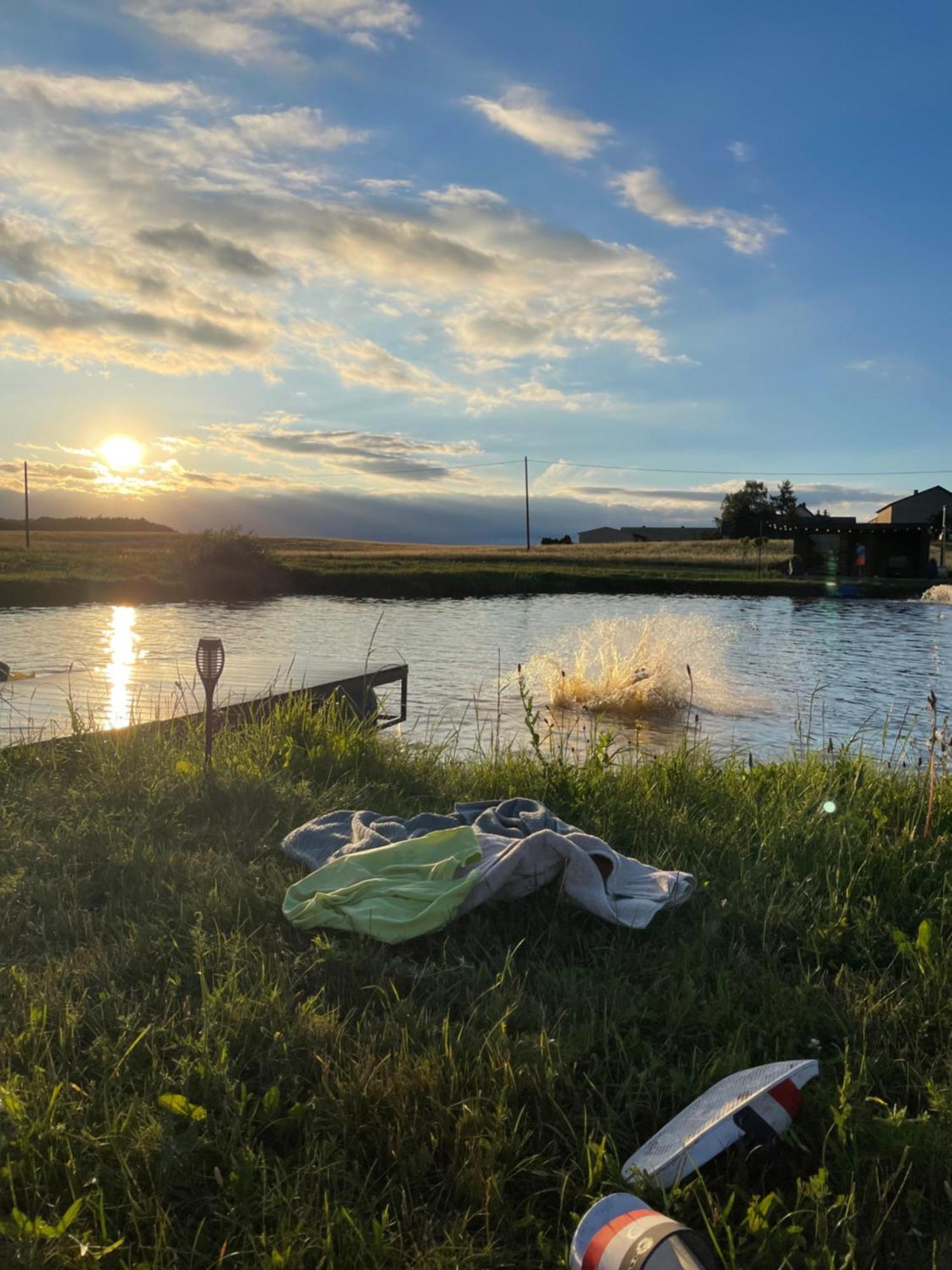 Nad Malowniczym Stawem / Raj Dla Wedkarzy / Mazury *